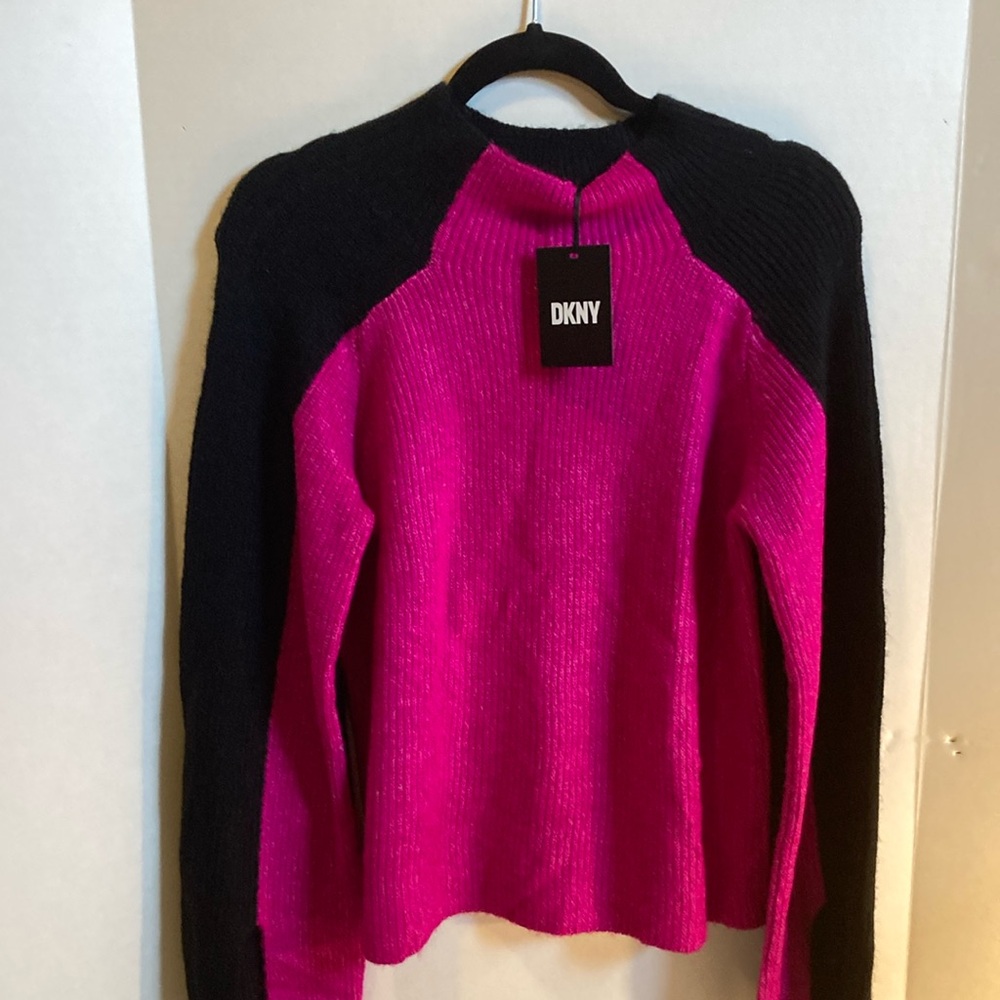 DKNY Sweater Pink/Black wide sleeves, turtleneck